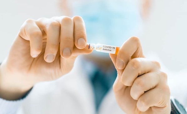 Comment réduire l'exposition aux radiations émises par un smartphone tout en l'utilisant pour des appels fréquents ?